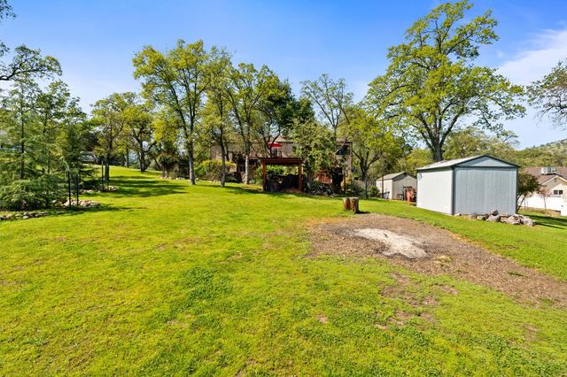 28905 Acorn Way, Coarsegold, CA 93614