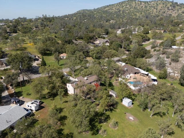 28905 Acorn Way, Coarsegold, CA 93614