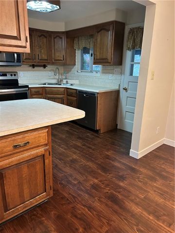 13261 Sylvia, North Huntingdon, PA 15642