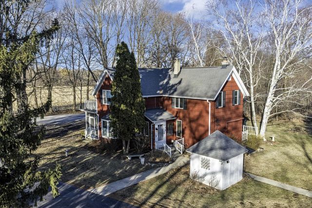 N47W22683 Weyer ROAD, Pewaukee, WI 53072