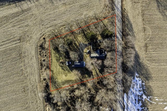 N47W22683 Weyer ROAD, Pewaukee, WI 53072