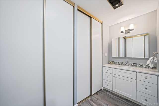 101 Flair Court E, Saint James, NY 11780