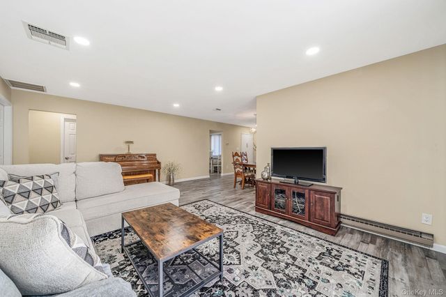 101 Flair Court E, Saint James, NY 11780