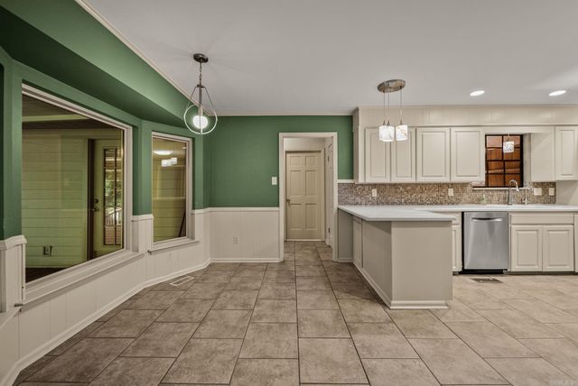 10800 San Joaquin Valley Drive, Little Rock, AR 72212