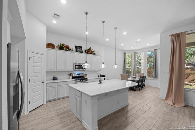 10619 Revolver Trail, San Antonio, TX 78254