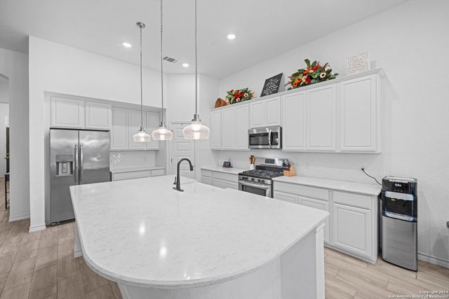 10619 Revolver Trail, San Antonio, TX 78254