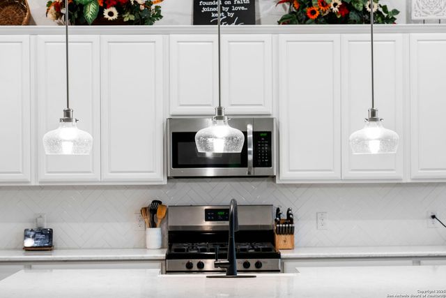 10619 Revolver Trail, San Antonio, TX 78254