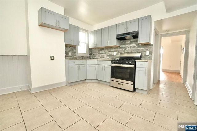 102 S 12th Street, Newark, NJ 07107