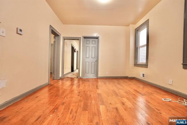 102 S 12th Street, Newark, NJ 07107