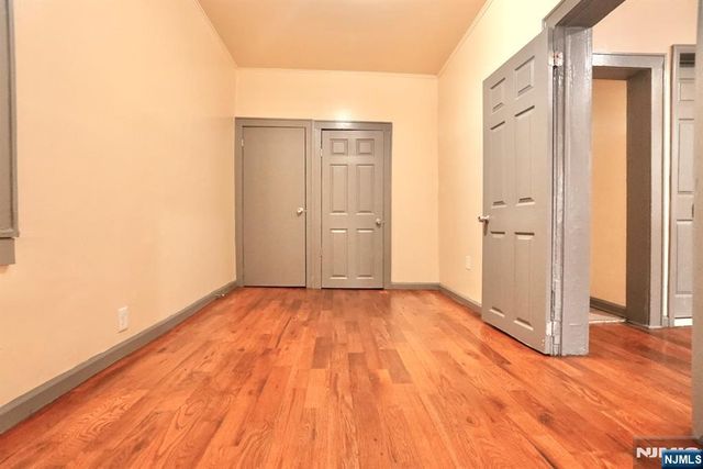 102 S 12th Street, Newark, NJ 07107