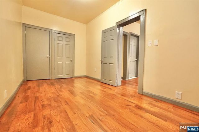 102 S 12th Street, Newark, NJ 07107