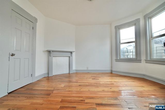 102 S 12th Street, Newark, NJ 07107