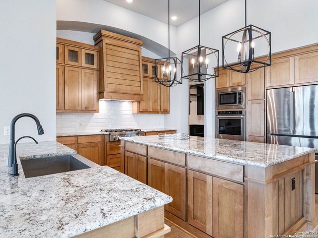 2129 Glendon Drive, San Antonio, TX 78260