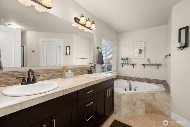 29015 33rd Avenue S, Roy, WA 98580