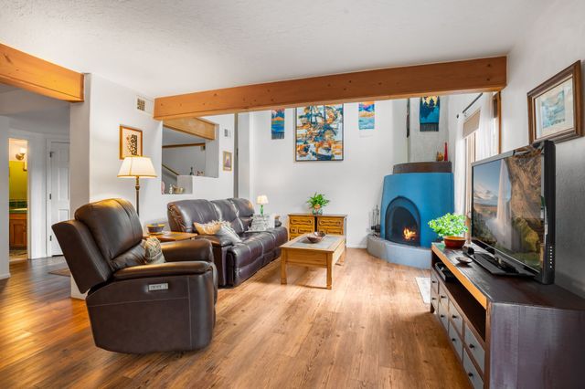 2996 Plaza Azul, Santa Fe, NM 87507