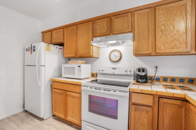 2996 Plaza Azul, Santa Fe, NM 87507