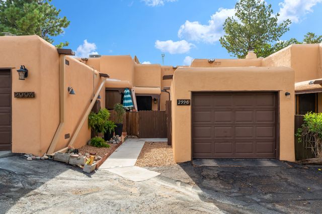2996 Plaza Azul, Santa Fe, NM 87507