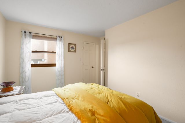 2996 Plaza Azul, Santa Fe, NM 87507