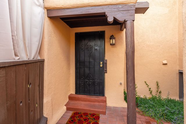 2996 Plaza Azul, Santa Fe, NM 87507