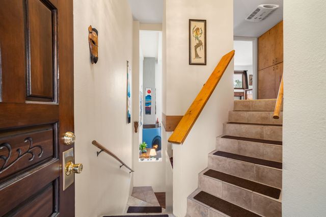 2996 Plaza Azul, Santa Fe, NM 87507