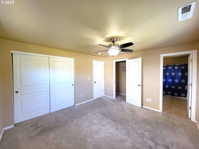 1021 S 1ST St, Cottage Grove, OR 97424