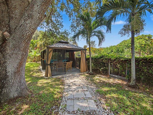 21521 Sassafras Road, Boca Raton, FL 33433