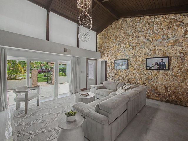 21521 Sassafras Road, Boca Raton, FL 33433