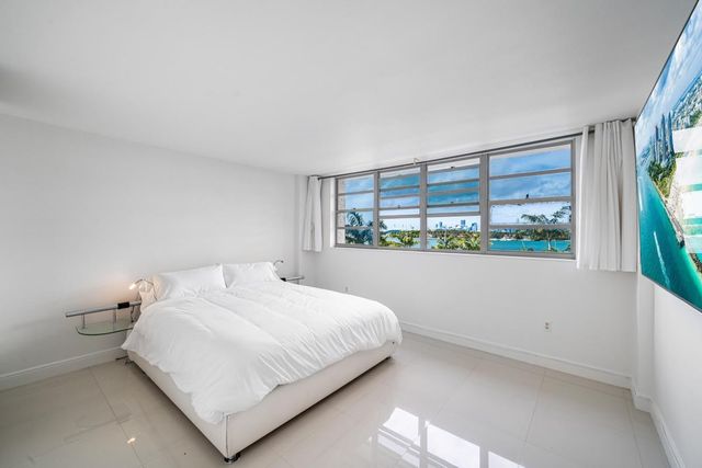 800 West Avenue 431, Miami Beach, FL 33139