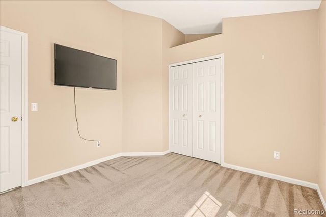 606 Thornhill Court, Belleville, MI 48111
