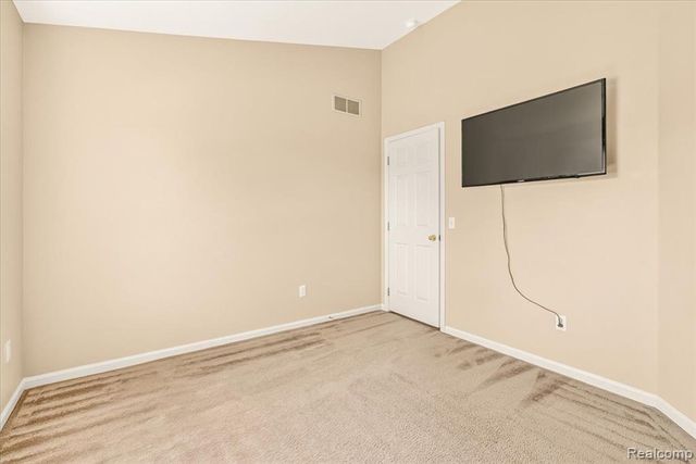 606 Thornhill Court, Belleville, MI 48111