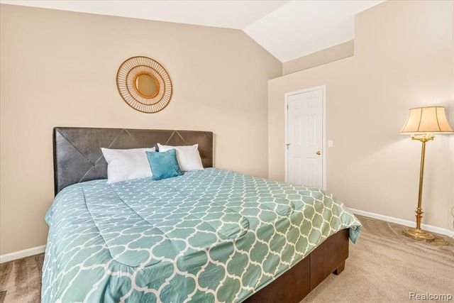 606 Thornhill Court, Belleville, MI 48111
