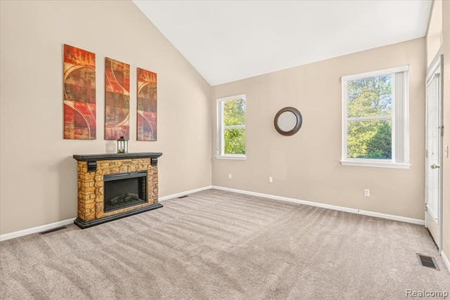606 Thornhill Court, Belleville, MI 48111