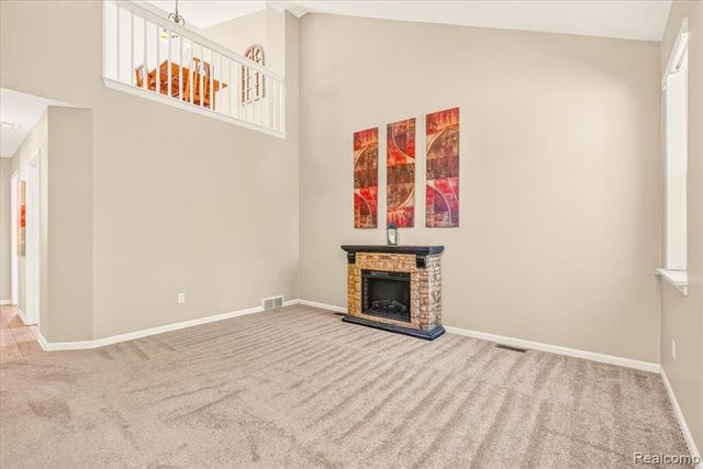 606 Thornhill Court, Belleville, MI 48111