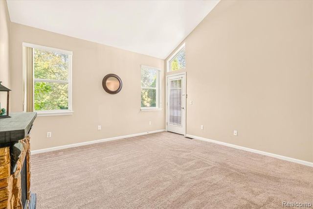 606 Thornhill Court, Belleville, MI 48111
