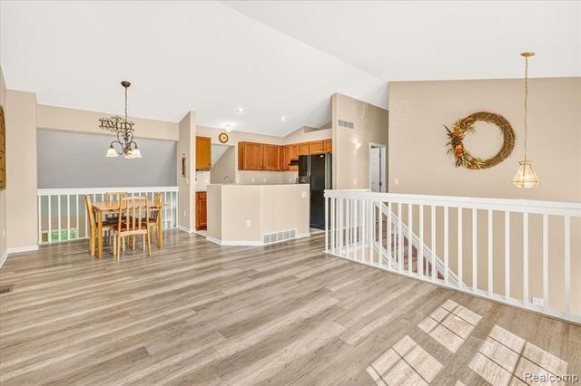 606 Thornhill Court, Belleville, MI 48111