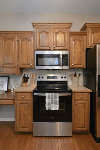 964 Wellington Way, Liberty, MO 64068