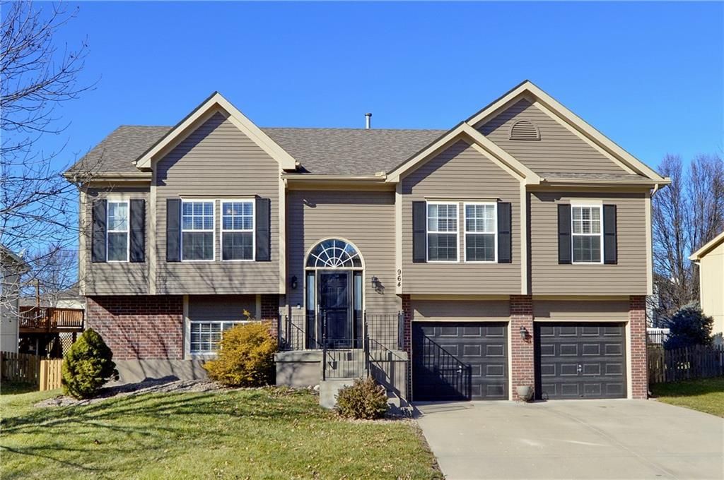 964 Wellington Way, Liberty, MO 64068