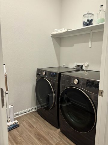 316 Tolo DR, Elgin, TX 78621