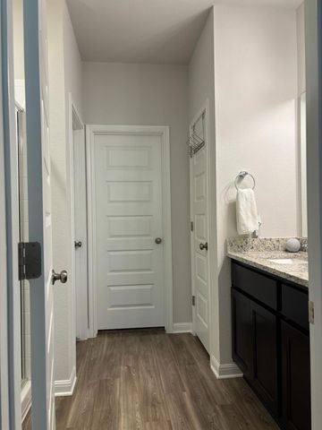 316 Tolo DR, Elgin, TX 78621