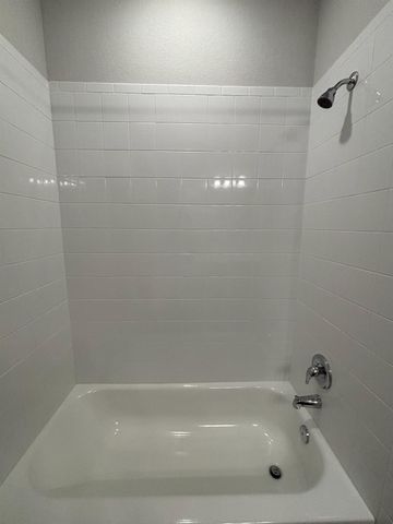 316 Tolo DR, Elgin, TX 78621
