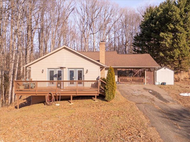 128 Huntington RD, Ridgeway, VA 24148