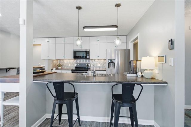 128 Huntington RD, Ridgeway, VA 24148