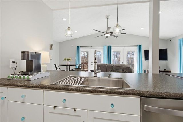 128 Huntington RD, Ridgeway, VA 24148