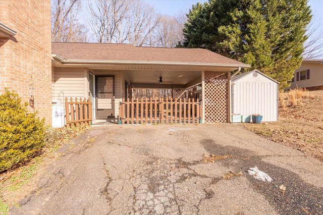 128 Huntington RD, Ridgeway, VA 24148