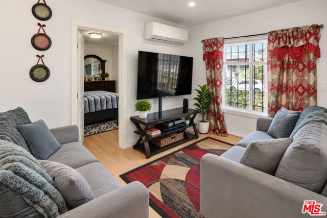 618 E 50th Street, Los Angeles, CA 90011