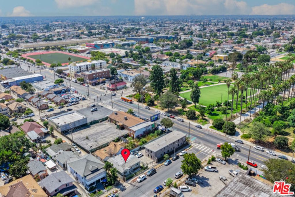 618 E 50th Street, Los Angeles, CA 90011