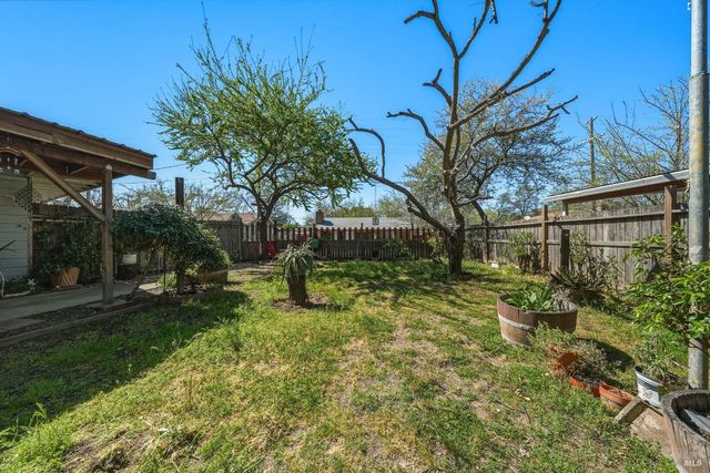 3676 Madrone St, Clearlake, CA 95422