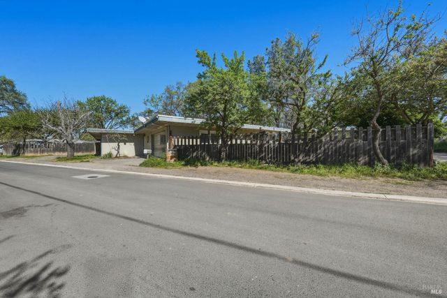 3676 Madrone St, Clearlake, CA 95422