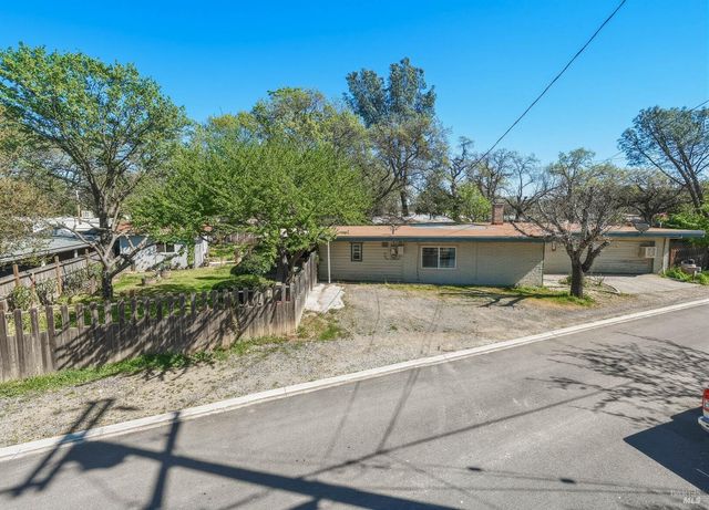 3676 Madrone St, Clearlake, CA 95422