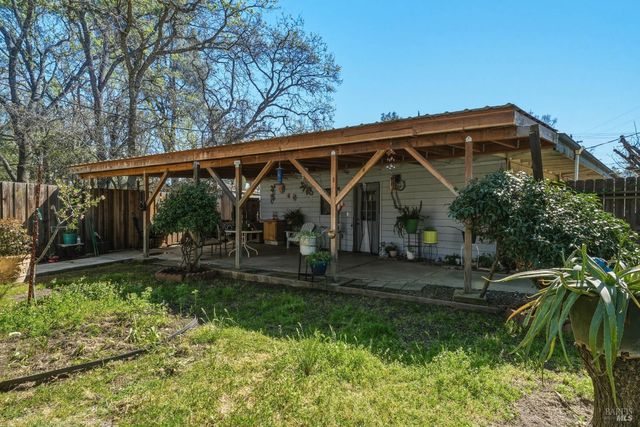 3676 Madrone St, Clearlake, CA 95422